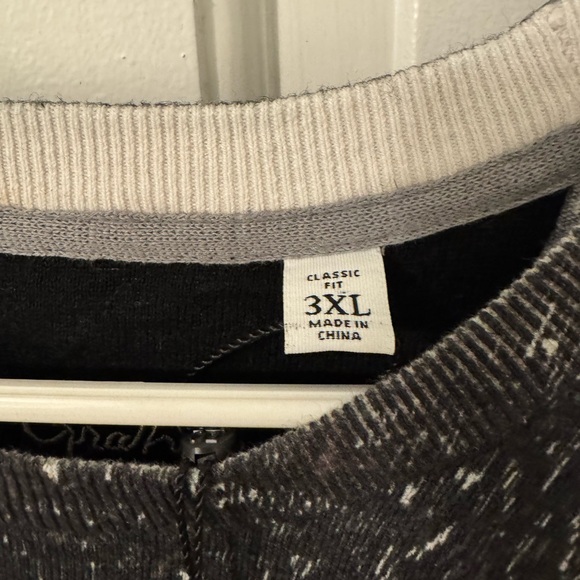 NWT- Robert Graham men’s  Taurus Sweater. Size 3XL. Black and gray print - Picture 7 of 8